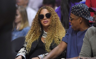 Les jumeaux de Beyoncé seraient en photothérapie