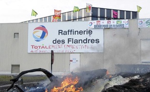 Raffinerie des Flandres à Dunkerque fermée par Total en 2010.