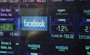 Facebook entre en bourse, New-York, le 18 mai 2012.