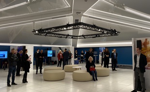 Le showroom de la maison de l'intelligence artificielle, à Sophia Antipolis, est découpé en alvéoles