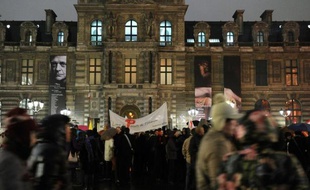La Commission nationale consultative des droits de l'Homme (CNCDH) souligne la "crise majeure" que connaît le dispositif d'accueil des demandeurs d'asile en France, dans un avis publié lundi.