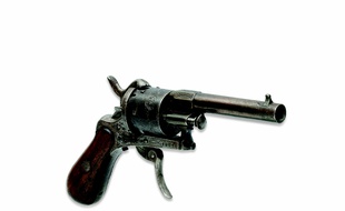 Le revolver avec lequel Paul Verlaine tira sur Arthur Rimbaud, en juillet 1873.