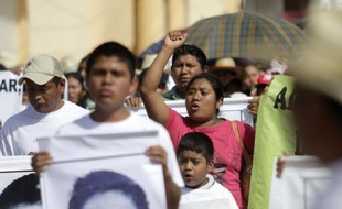 Manifestation le 13 novembre 2014 à Tixtla, dans l'Etat du Guerrero, pour obtenir le retour vivants des 43 étudiants disparus au Mexique