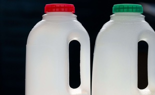 Illustration de bouteilles de lait.