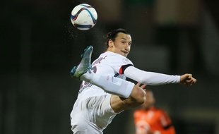 Zlatan Ibrahimovic lors du match entre Lorient et le PSG le 21 novembre 2015.