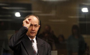 La réclusion à perpétuité a été requise mardi contre l'ancien général serbe bosniaque Zdravko Tolimir, jugé notamment pour génocide pour son rôle dans le massacre de Srebrenica en 1995 par le Tribunal pénal international pour l'ex-Yougoslavie.