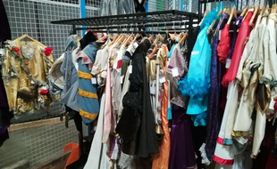 L'Opéra de Lyon vendra samedi 3.000 costumes et accessoires que ses artisans ont confectionné pour d'anciennes productions.