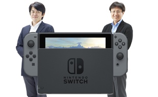 Shinya Takahashi (à droite) et Yoshiaki Koizumi (à gauche), respectivement directeur général et directeur général adjoint de la division développement (jeux et console) chez Nintendo. Deux des hommes qui ont participé à la création de la Switch.