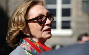 La ministre de l'Ecologie et de l'Energie Nicole Bricq a affirmé vouloir promouvoir "la social-écologie", estimant qu'il était "hors de question que la transition écologique se fasse sur le dos des pauvres et des modestes".