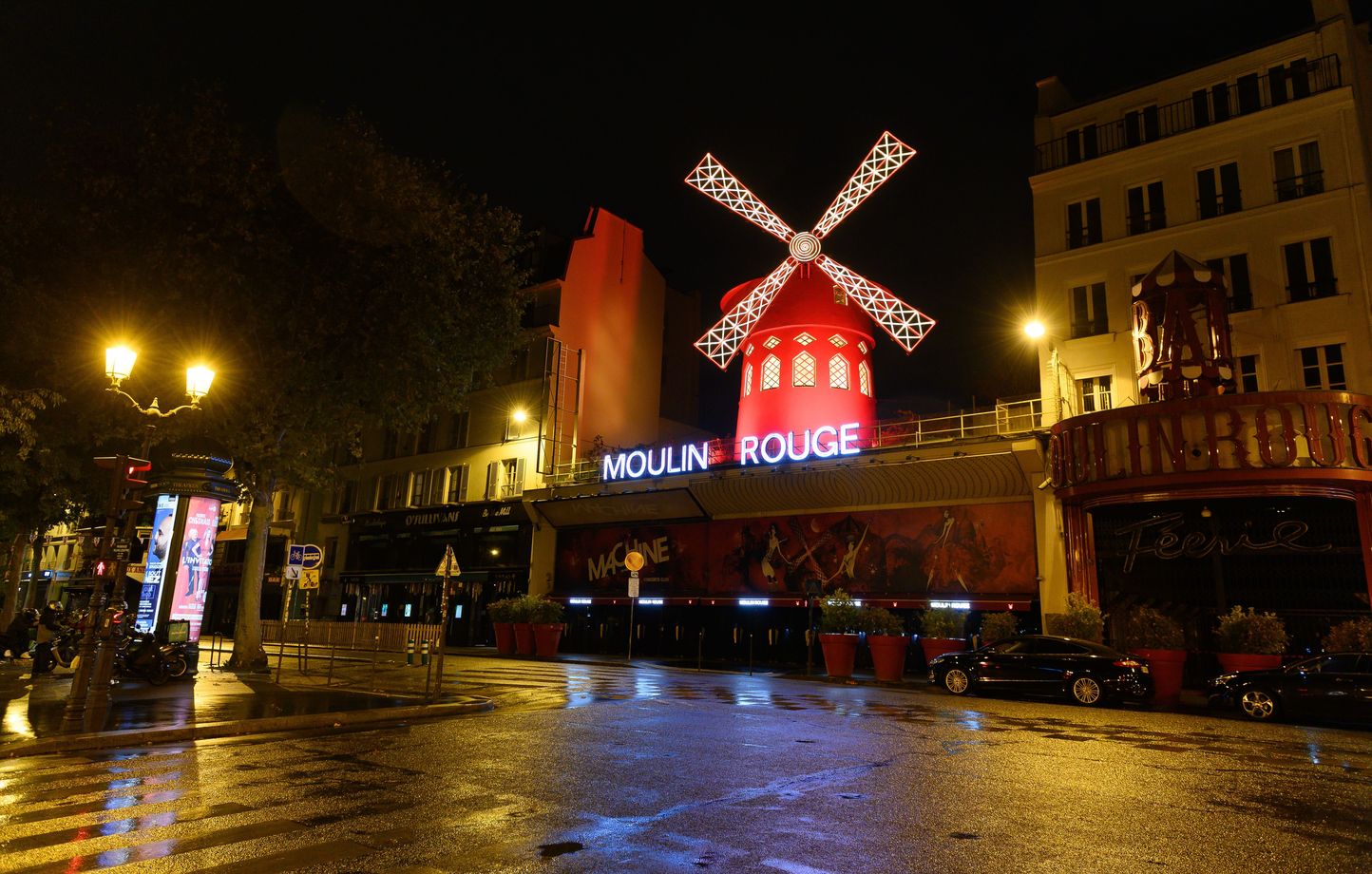 Moulin Rouge, Crazy Horse... Les cabarets parisiens ne rouvriront pas avant septembre
