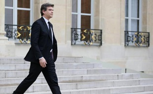 Le ministre du Redressement productif Arnaud Montebourg a estimé mercredi que "la réforme" de l'euro devait constituer "l'un des grands thèmes" des élections européennes, notamment pour faire baisser sa valeur, mais rejetant "l'état d'esprit de violence" des défenseurs d'une sortie de l'euro.