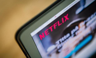 Le service de vidéo illimitée sur abonnement Netflix se lance ce lundi en France où il sera visible sur internet mais aussi sur la prochaine box de Bouygues Télécom dès novembre