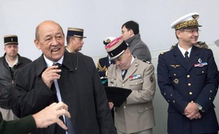La défense française ne sera pas "sacrifiée" pour des raisons budgétaires, a affirmé vendredi le ministre de la Défense, Jean-Yves Le Drian, en annonçant l'ouverture d'une phase de six mois de réflexion pour préparer la nouvelle Loi de programmation militaire (LPM, 2014-2019).