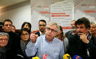 Le candidat socialiste aux régionales dans le Grand Est Jean-Pierre Masseret lors d'une conférence de presse à Maizières-les-Metz, le 8 décembre 2015