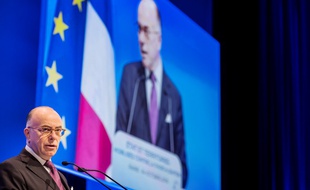 Bernard Cazeneuve
