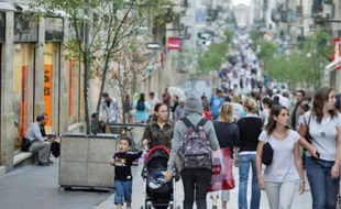 La CFDT-Commerce craint que les magasins se sentent contraints d'ouvrir le dimanche.