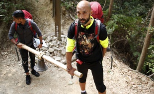 Mehdi (à droite) a participé à «Pékin Express» pour aider sa sœur atteinte d'un cancer.
