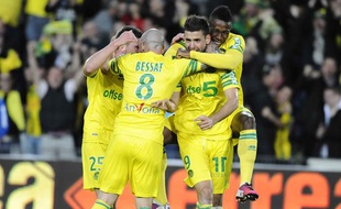 L'équipe de Nantes célèbre sa montée en Ligue 1 le 17 mai 2013.