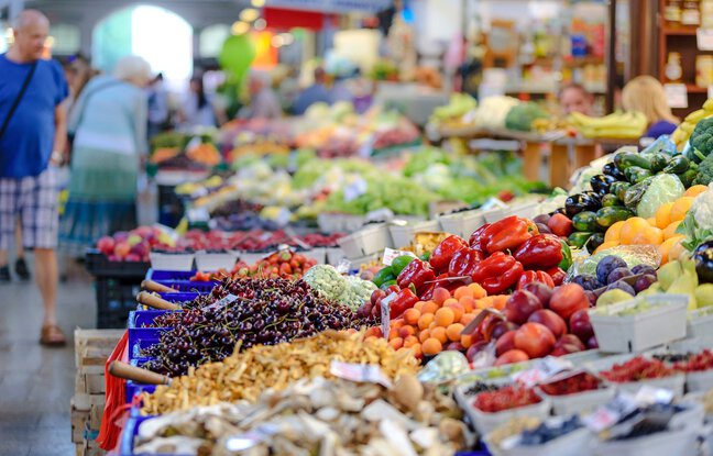 Ne pouvant prouver l'origine de leurs fruits et légumes, ils les abandonnent sur le marché