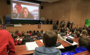 Strasbourg le 27 janvier 2017. L'enseignante Annabelle Kremer dialogue en direct avec 500 élèves depuis l'Antarctique