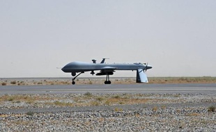 Trois membres présumés d'Al-Qaïda ont été tués dimanche dans des frappes de drone, vraisemblablement américains, dans le nord du Yémen, ont indiqué des sources tribales.