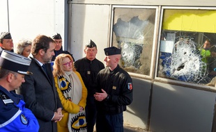 Le ministre de l'Intérieur Christophe Castaner s'est déplacé sur le péage de Virsac (Gironde), haut-lieu de la contestation des «gilets jaunes»
