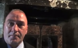 Le député républicain Clay Higgins a filmé et commenté sa visite au musée de l'ancien camp où les Allemands ont tué 1,1 million de personnes