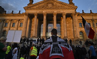 Des manifestants devant le Reichstag à Berlin, le 29 août 2020.