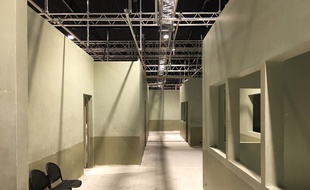 Le décor du commissariat de nouvelle série quotidienne de France 2.