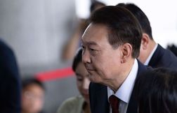Le président coréen déchu refuse de comparaître et se met en caleçon