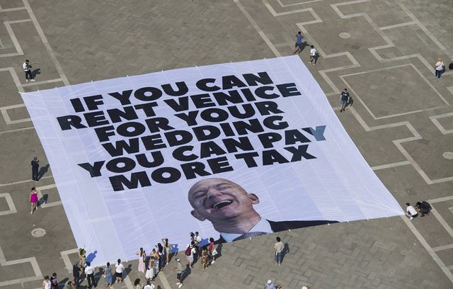 Un Bezos visiblement bien accueilli à Venise.