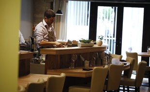 Gault & Millau a sélectionné leMiles, 33, rue du Cancera à Bordeaux.