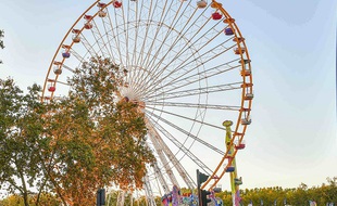 La grande roue place des Quinconces à Bordeaux.