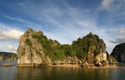 Au moins 18 morts dans le naufrage d’un bateau en Baie d’Halong