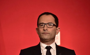 Benoît Hamon s'exprime à l'issue du premier tour de l'élection présidentielle, le 23 avril 2017.