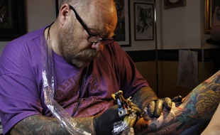 La tatoueur Tin Tin organise le mondial du tatouage à Paris