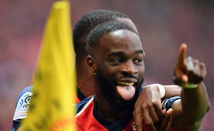 Jonathan Ikoné célèbre son but inscrit contre Angers