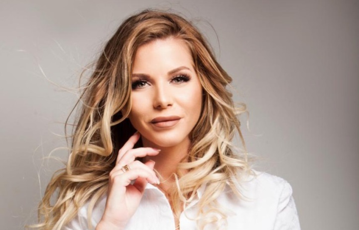 Les Marques De Jessica Thivenin Fatigue, exigences de tournage... Jessica dévoile les coulisses des  «Marseillais» dans son livre