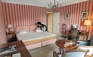 Décoration façon « maison bourgeoise du 19e siècle » pour les chambres.Claude Onesta et Vincent Collet ont choisi le Château de l'Ile pour mettre au vert handballeurs et basketteurs pendant leur séjour strasbourgeois.La piscine du Château de l'Ile n'attend plus que les enfants des handballeurs.