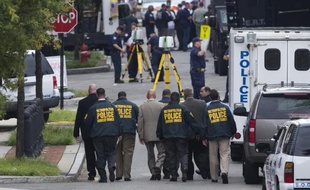 L'auteur de la fusillade de Washington, qui a abattu douze personnes avant d'être tué lundi, "errait" sans direction dans le bâtiment de la Marine à la recherche de "gens à abattre", a révélé jeudi le directeur du FBI, James Comey.