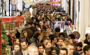 Soldes dans un centre commercial à New York - 2015