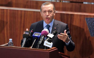 Le Premier ministre turc, Recep Tayyip Erdogan, le 4 juin 2013, à Alger (Algérie).