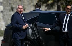 Bayrou sous pression, crise entre Paris et Washington et Giroud buteur
