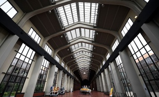 L'école de la Cité du cinéma créée par Luc Besson en 2012 est installée à l'intérieur de la Cité du cinéma à Saint-Denis.