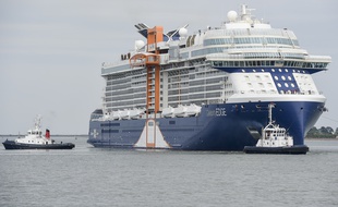 Le paquebot Celebrity Edge lors d'un essai en mer en juillet 2018.