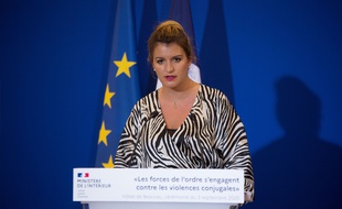 Marlene Schiappa a participe a une remise de prix place Beauvau dans le cadre de l engagement de la police contre les violences conjugales.