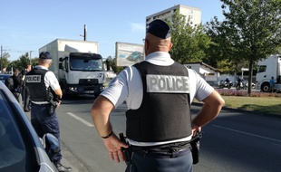 Le 17 septembre 2019. Des policiers de Vénissieux, près de Lyon, réalisent des contrôles routiers.