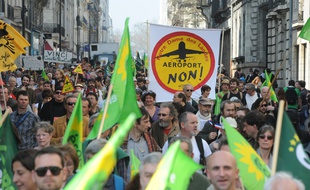 Le 24 mars 2012, manifestation contre la construction de l'aéroport Notre-Dame-des-Landes.