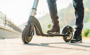 Profitez des meilleures offres sur les trottinettes électriques avant le Black Friday (Xiaomi, Surpass...) à l'occasion du Black Week Cdiscount