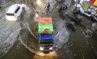 La mousson a déjà fait 209 morts en Inde, où de nouvelles inondations sont attendues.